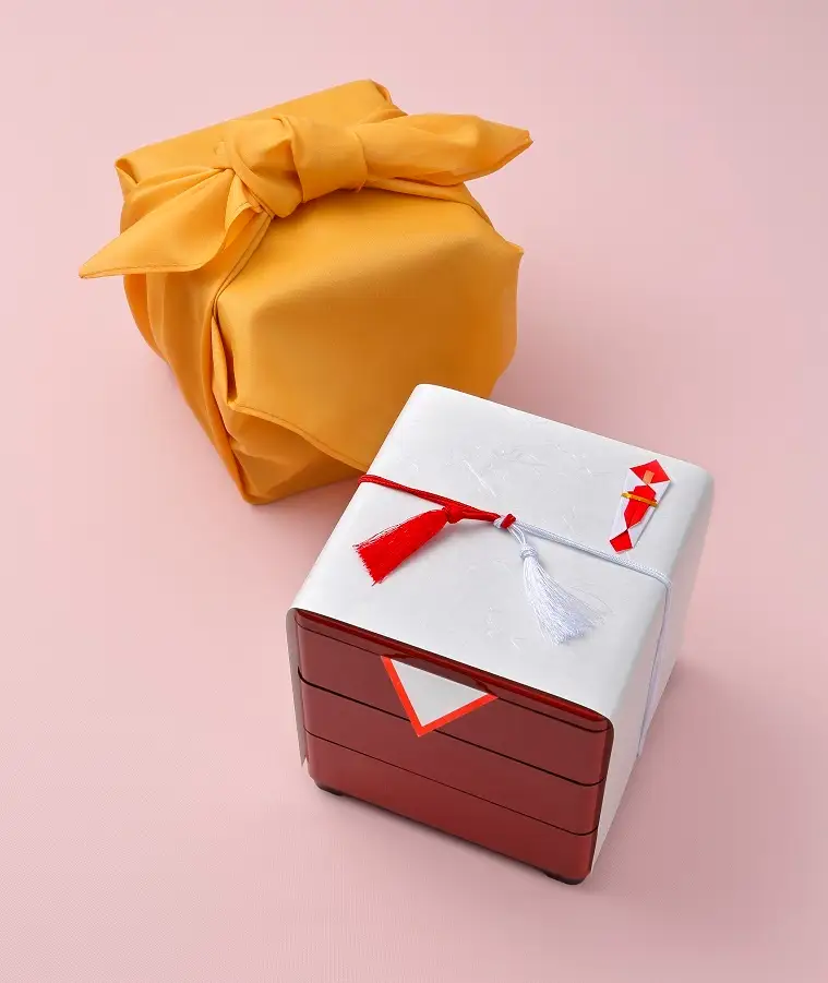 ホテル長楽館「お菓子なおせち」