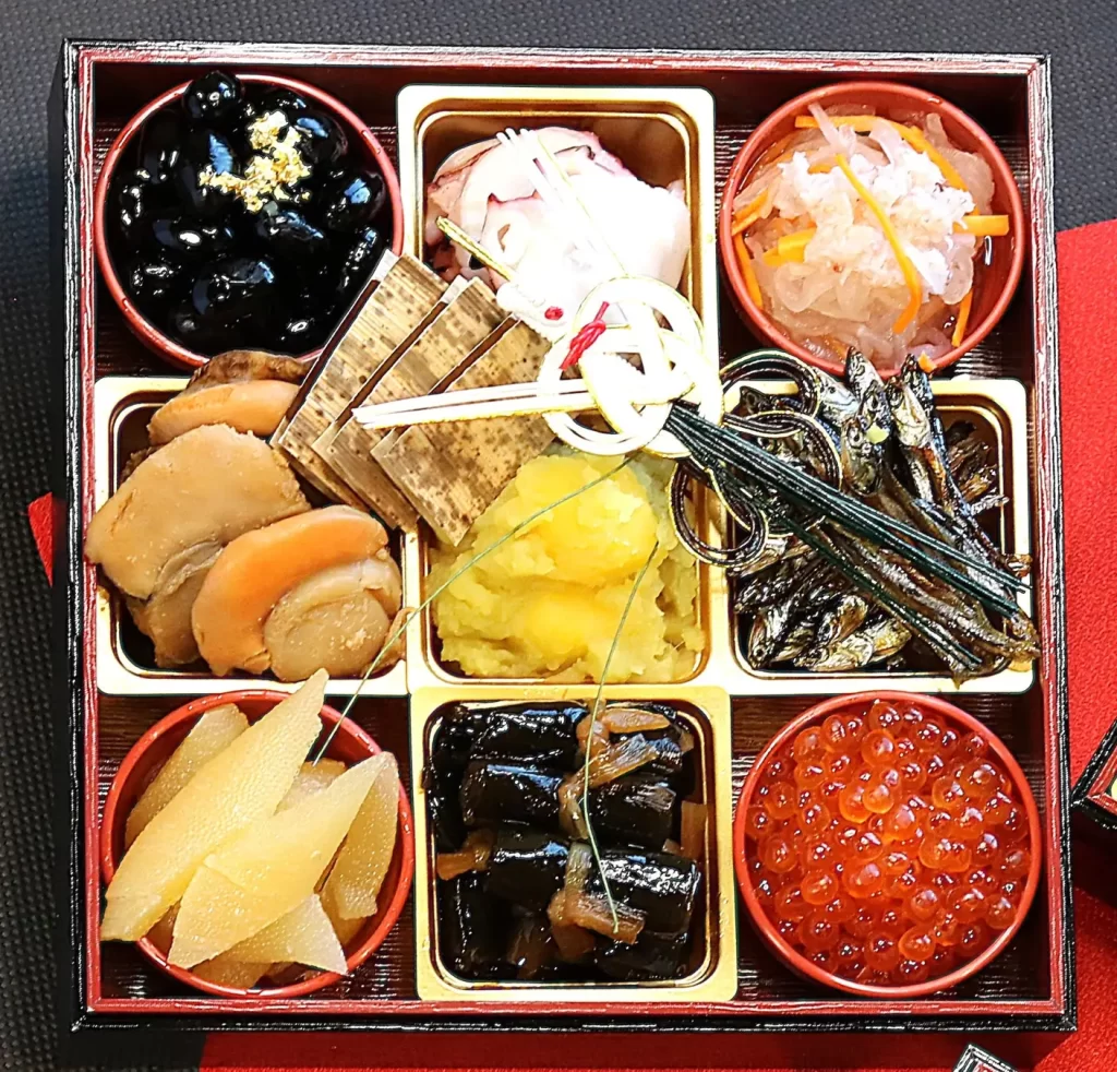 旅館・秋田温泉さとみおせち