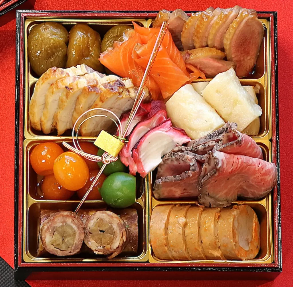 旅館・秋田温泉さとみおせち