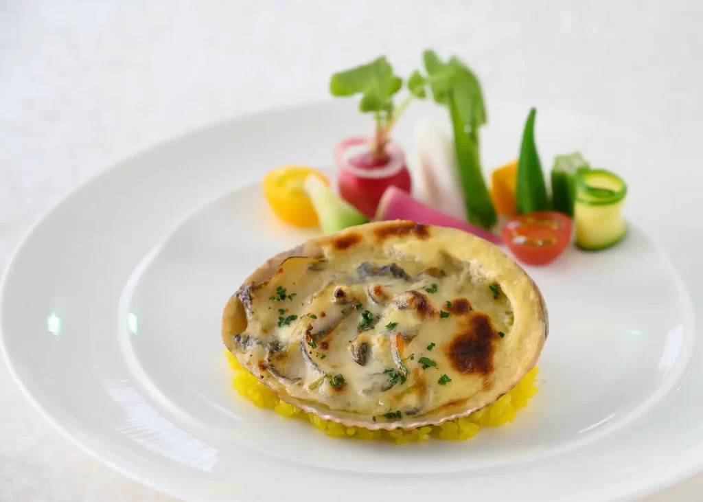 鳥羽国際ホテル ＆ NEMU RESORT「おせち料理 和洋三段重」