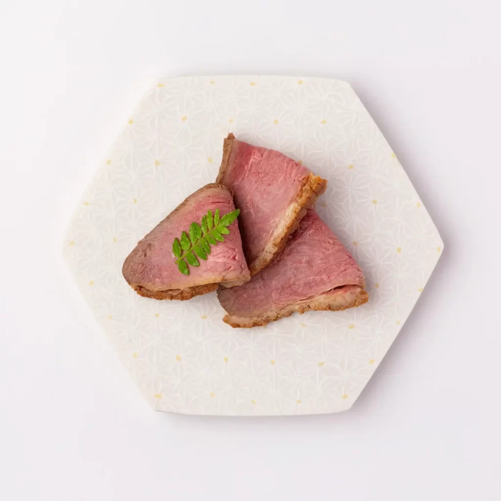 「レストラン酢重正之」華やかな三段重のおせち