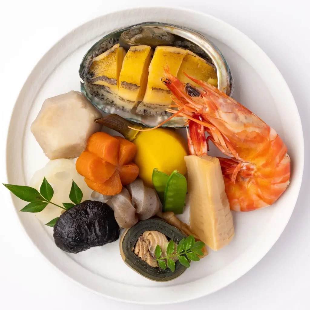 「レストラン酢重正之」華やかな三段重のおせち