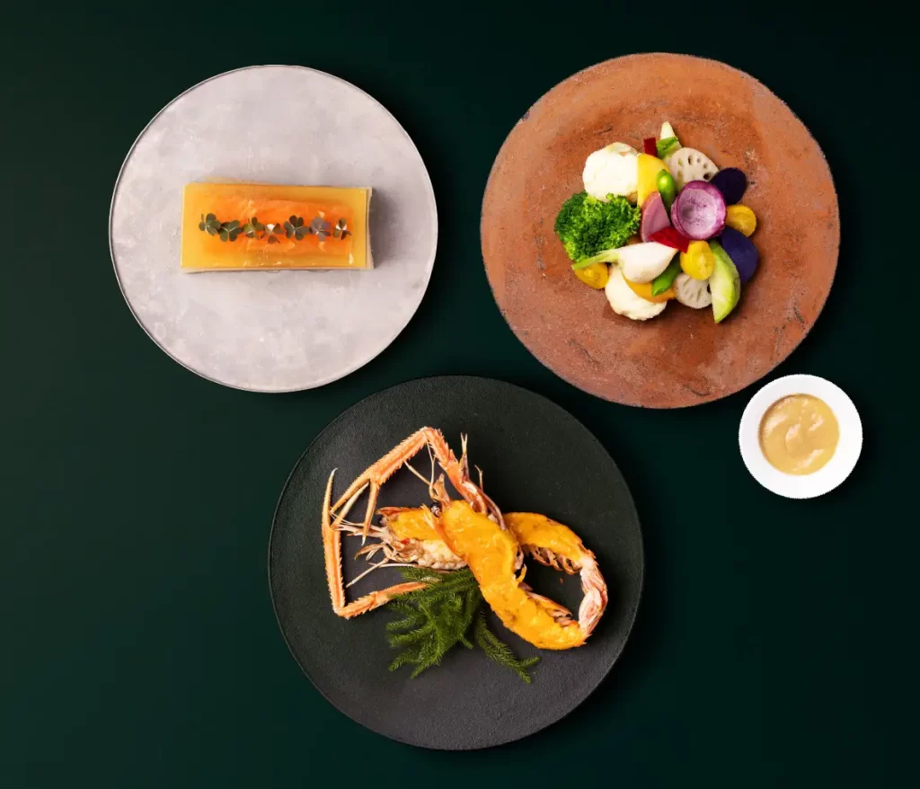 シェフとパン職人が作る「沢村のおせち」