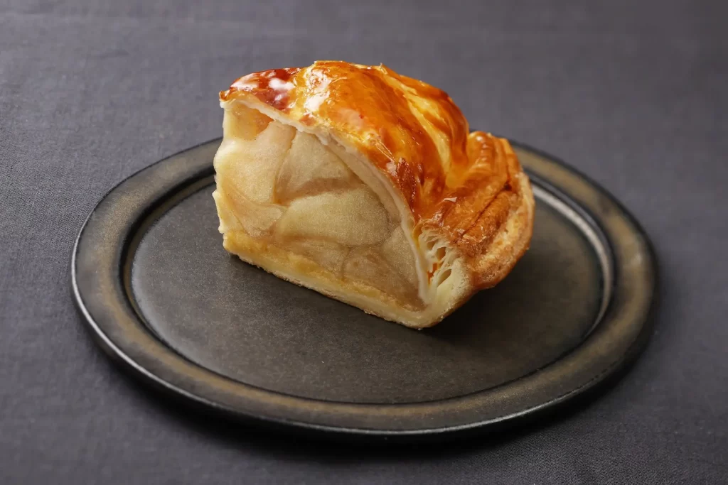 「ロイヤルの和洋折衷おせち2026《三段重》」