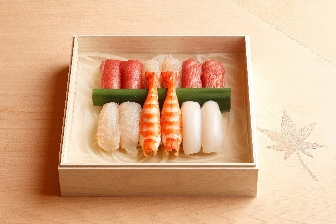 銀座おのでら×なだ万『2026年 匠の饗宴おせち』