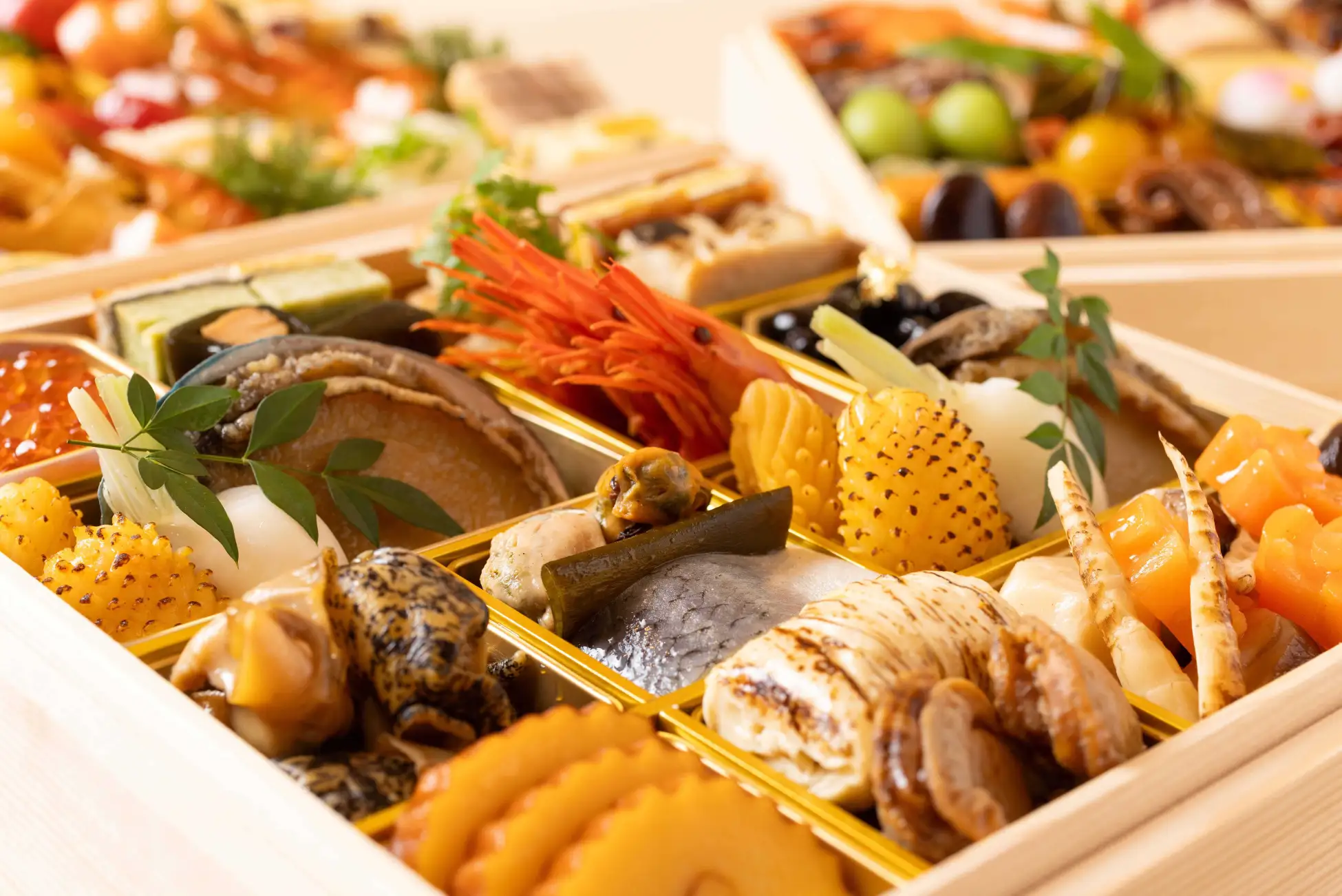 2025年「北海道リゾート鶴雅のおせち」新年の幕開けを色鮮やかに彩る