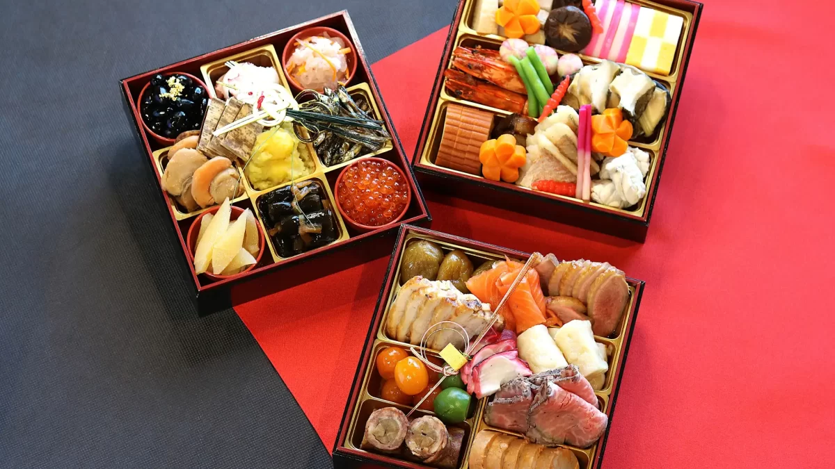 旅館・秋田温泉さとみおせち